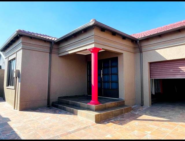 2 BEDROOM HOUSE FOR SALE IN TLADI